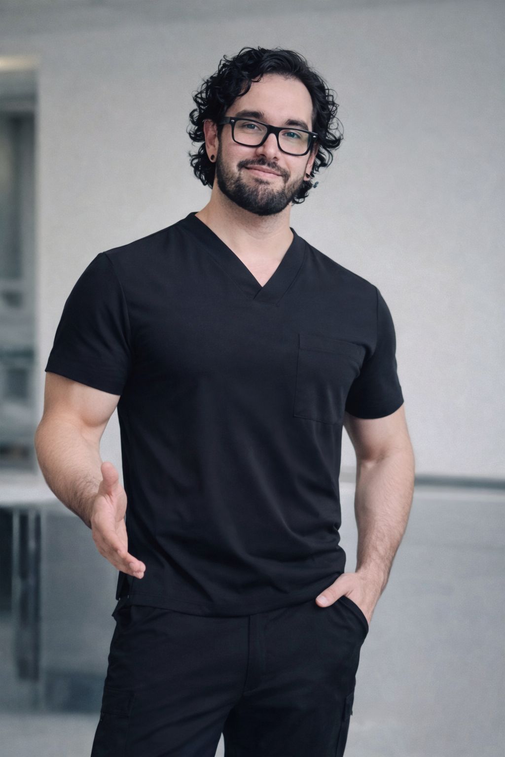 Dr. Luis Moya Dávila